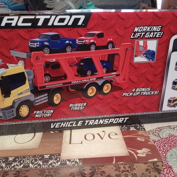 Sunny Days Maxx Action Vehicle Transport with Lights & Sounds - Picture 5 of 5